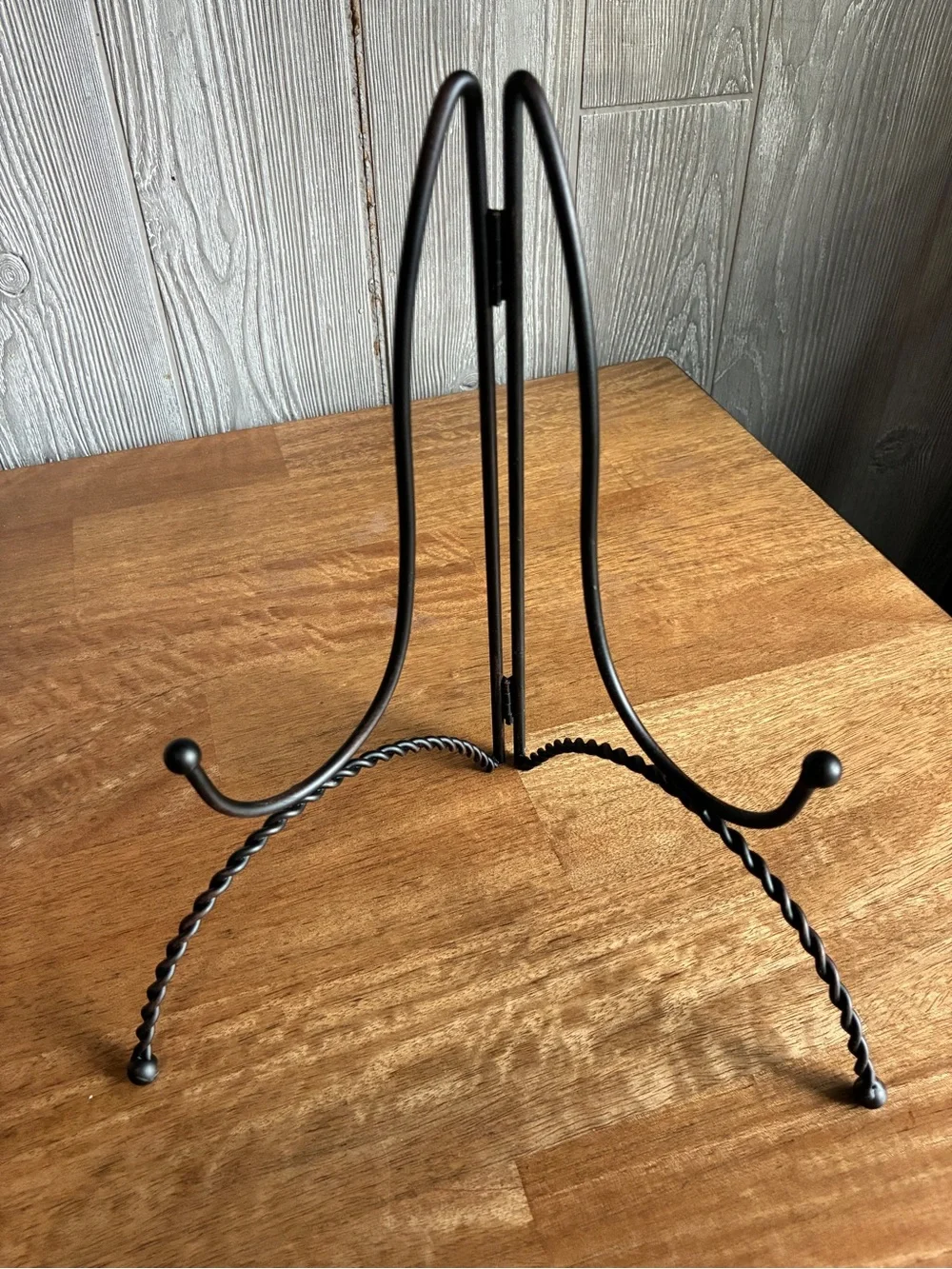 Black Metal Plate and Cookbook Stand  10”span  10”  tall